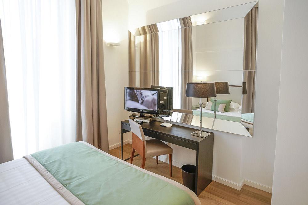 Les Diamants Spanish Steps Hotel
