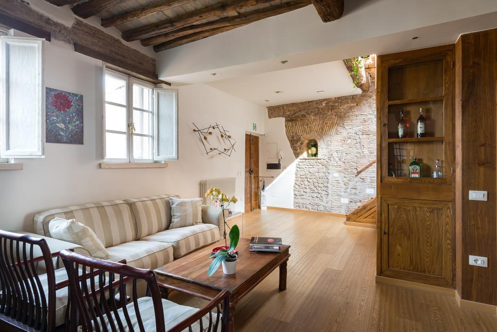 Habitat's Renella Penthouse * Rome