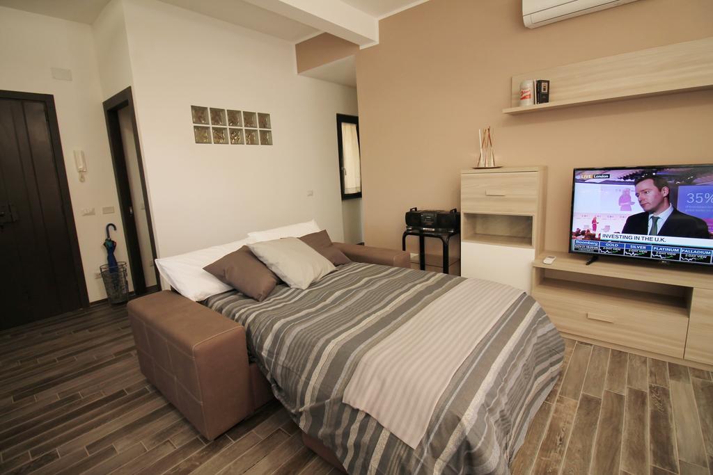 Apartment Eur Bright Spacious Terraced With Private Parking Only For Small Cars Rome