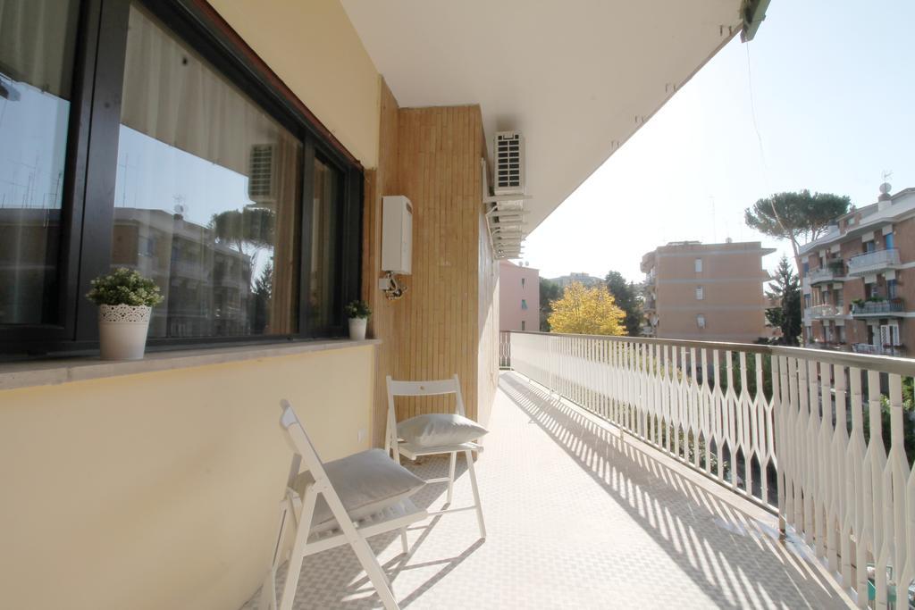 Apartment Eur Bright Spacious Terraced With Private Parking Only For Small Cars Rome