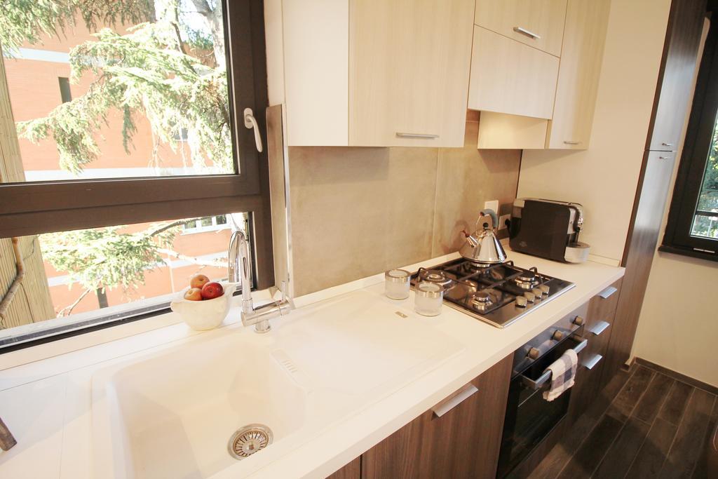 Apartment Eur Bright Spacious Terraced With Private Parking Only For Small Cars Rome