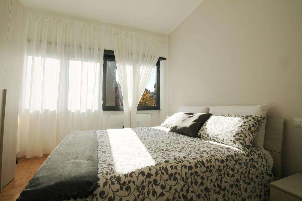 Eur Bright Spacious Terraced With Private Parking Only For Small Cars Rome
