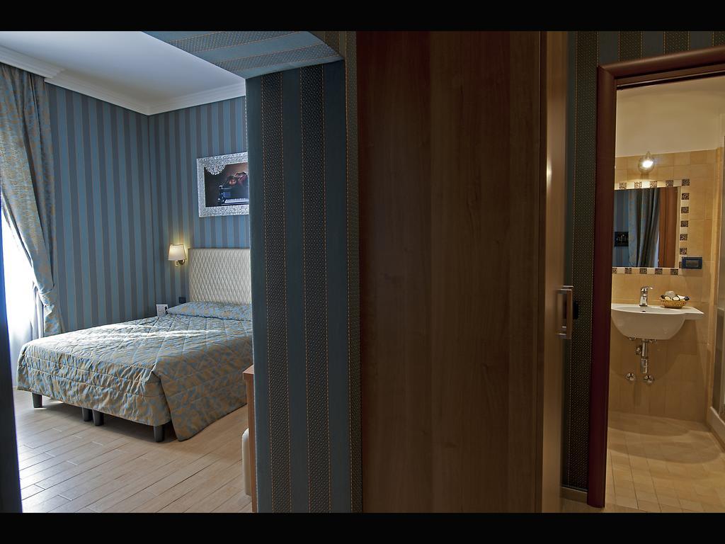 Hotel Lirico