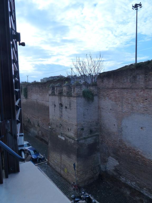 Apartment Between Termini & Colosseo Rome