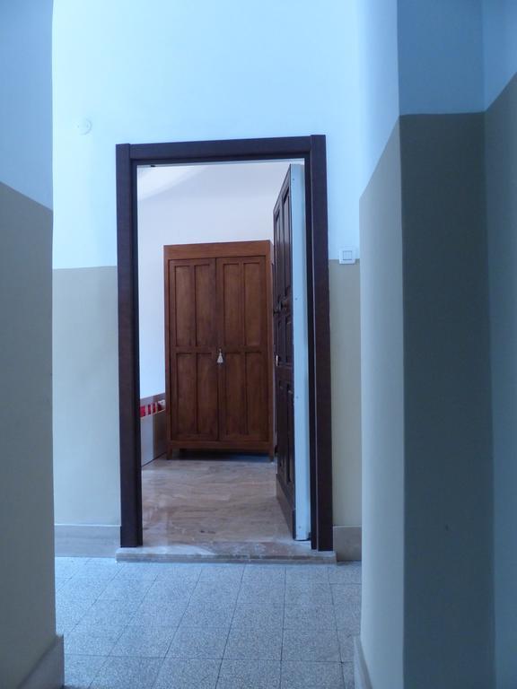 Apartment Between Termini & Colosseo