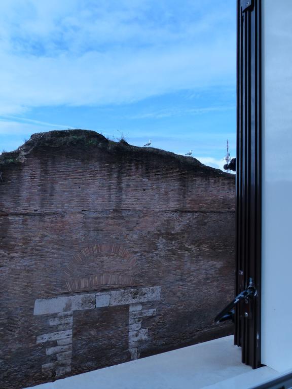 Between Termini & Colosseo Apartment Rome