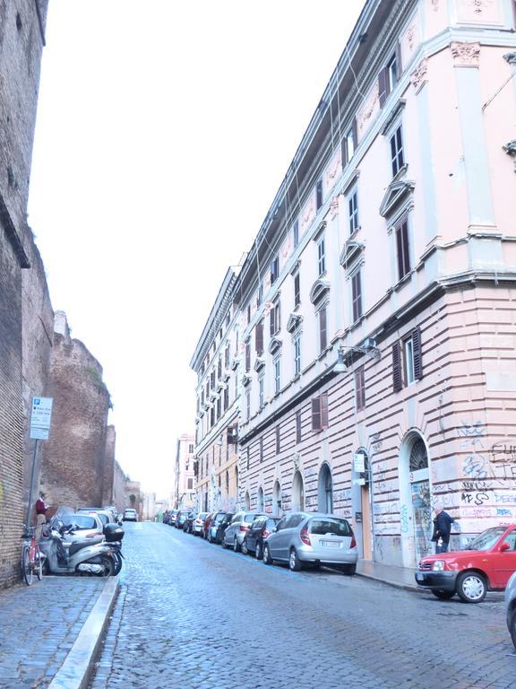 Apartment Between Termini & Colosseo *
