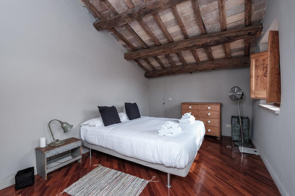 Piazza Navona Artist Loft