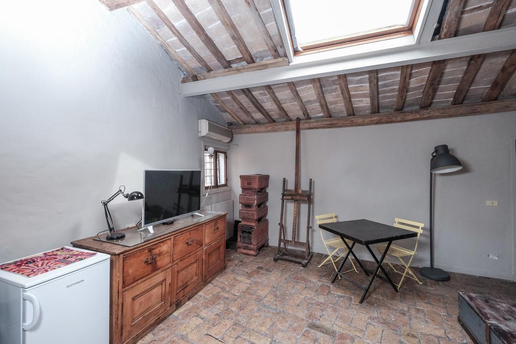 Piazza Navona Artist Loft Apartment
