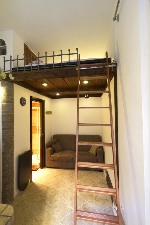 Underground Rome's Appartement