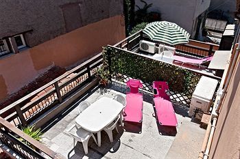 Trastevere Cisterna 2* Rome
