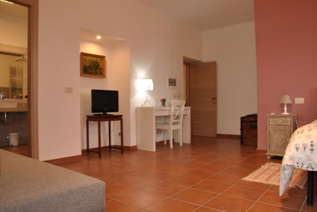 Casale Appio 2* Rome