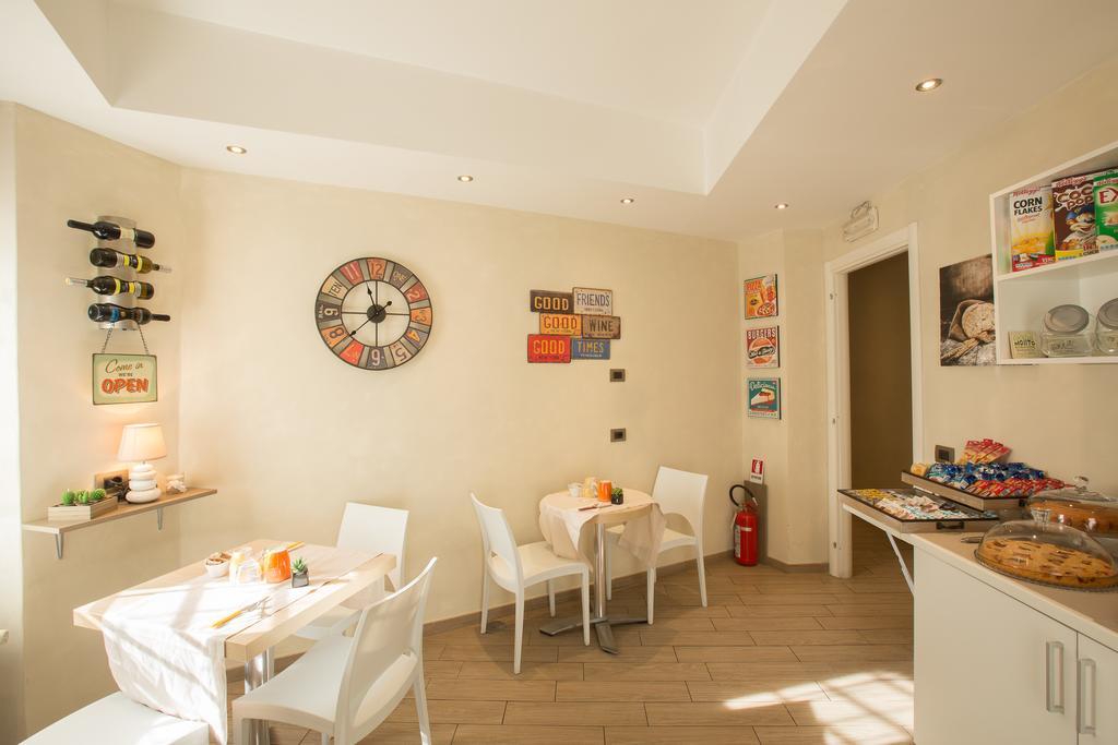Relais Tiburtina Couette-café 2*