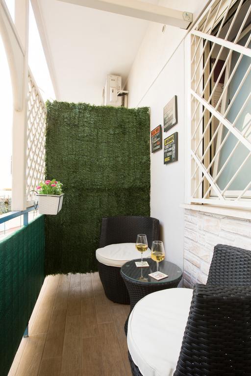 Relais Tiburtina Couette-café 2*
