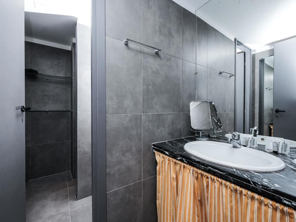 Ancient Trastevere Vespa Loft Apartment Rome