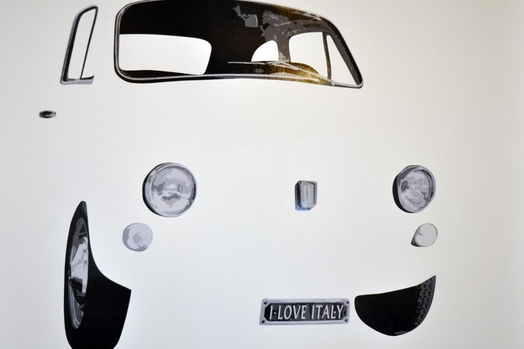 Cheap And Chic White At Coliseum Rome