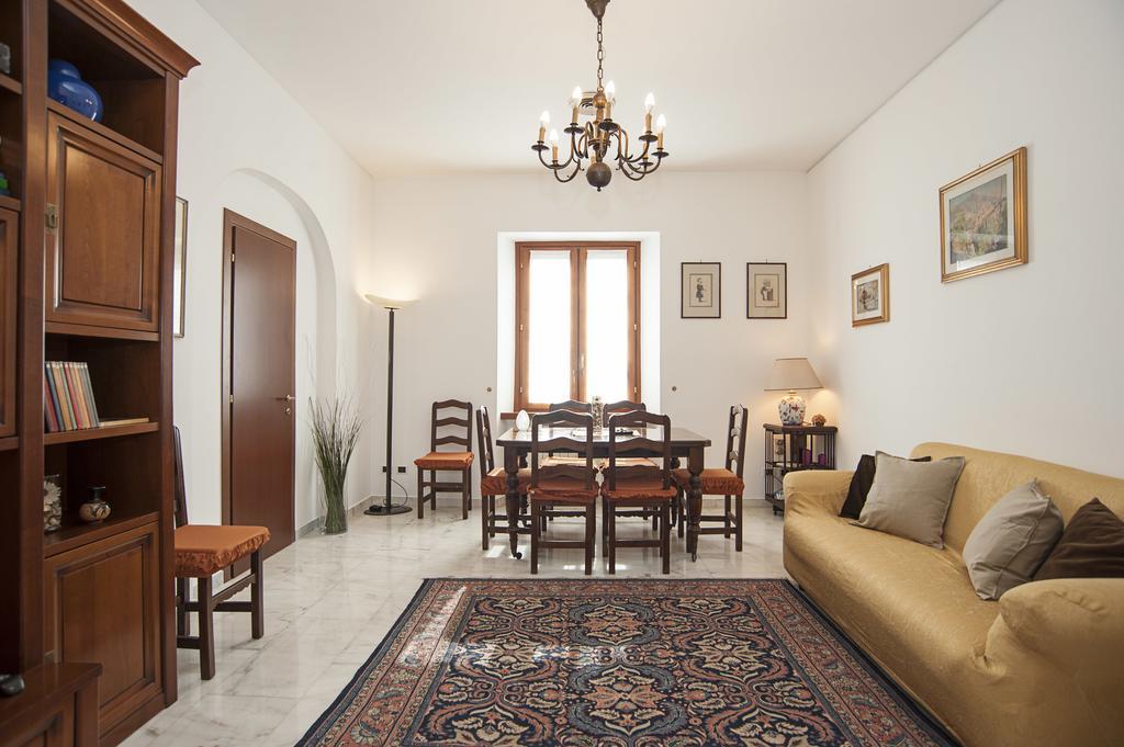Visconti Holiday House *