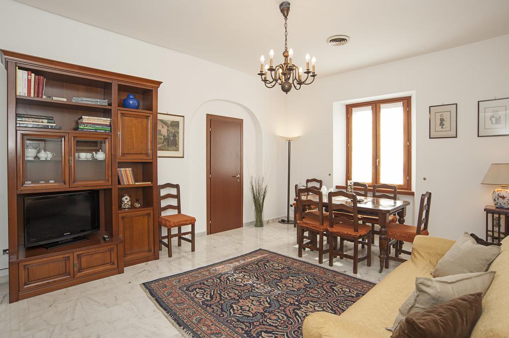 Visconti Holiday House