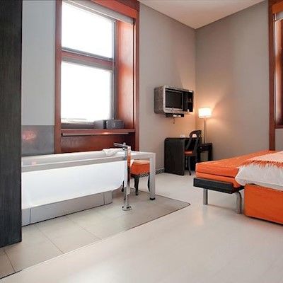 Orange 4*