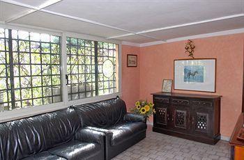 Camilla Guest house