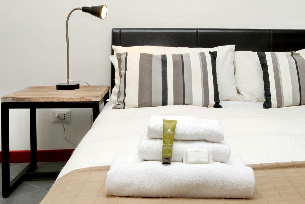 Cozy Fabia 300 Mt From Colosseum Apartamento Roma