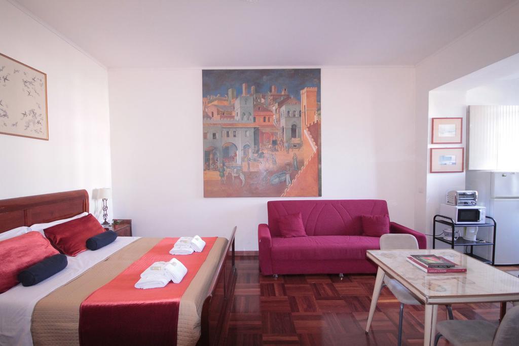 Sant Onofrio Apartment