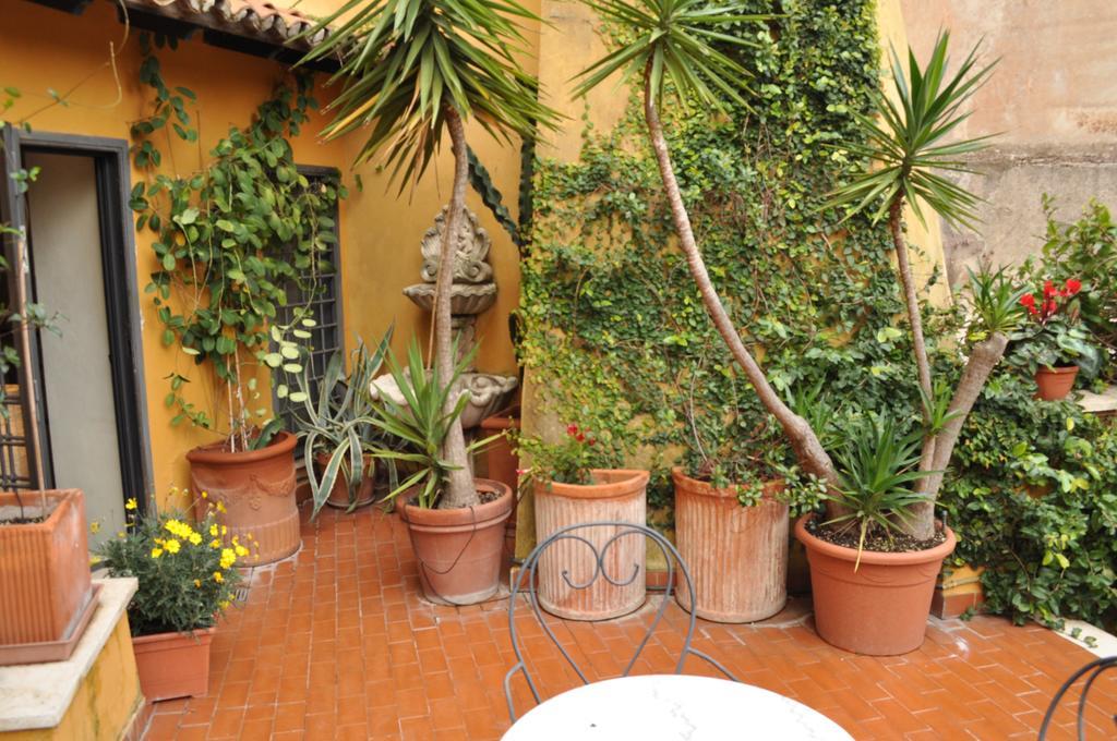 Onofrio Flat * Rome