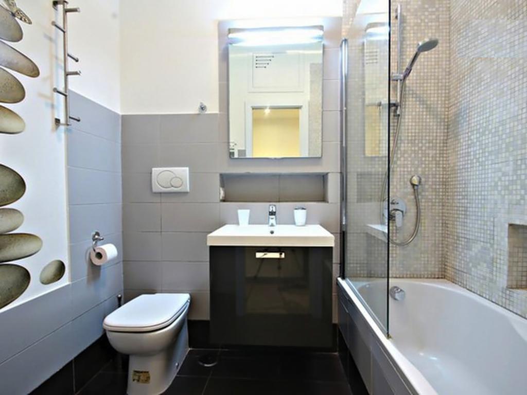 Cheap And Chic White At Coliseum Apartment