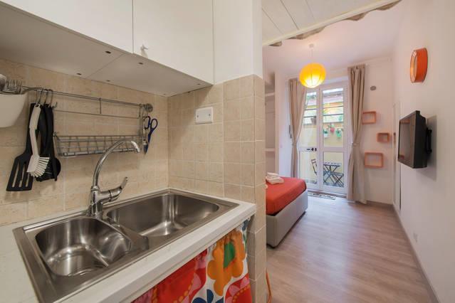 Cheap And Chic At Coliseum Apartment *
