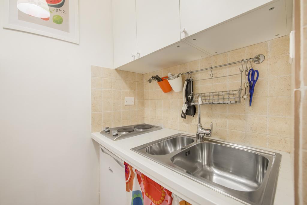 Cheap And Chic At Coliseum Apartment Rome