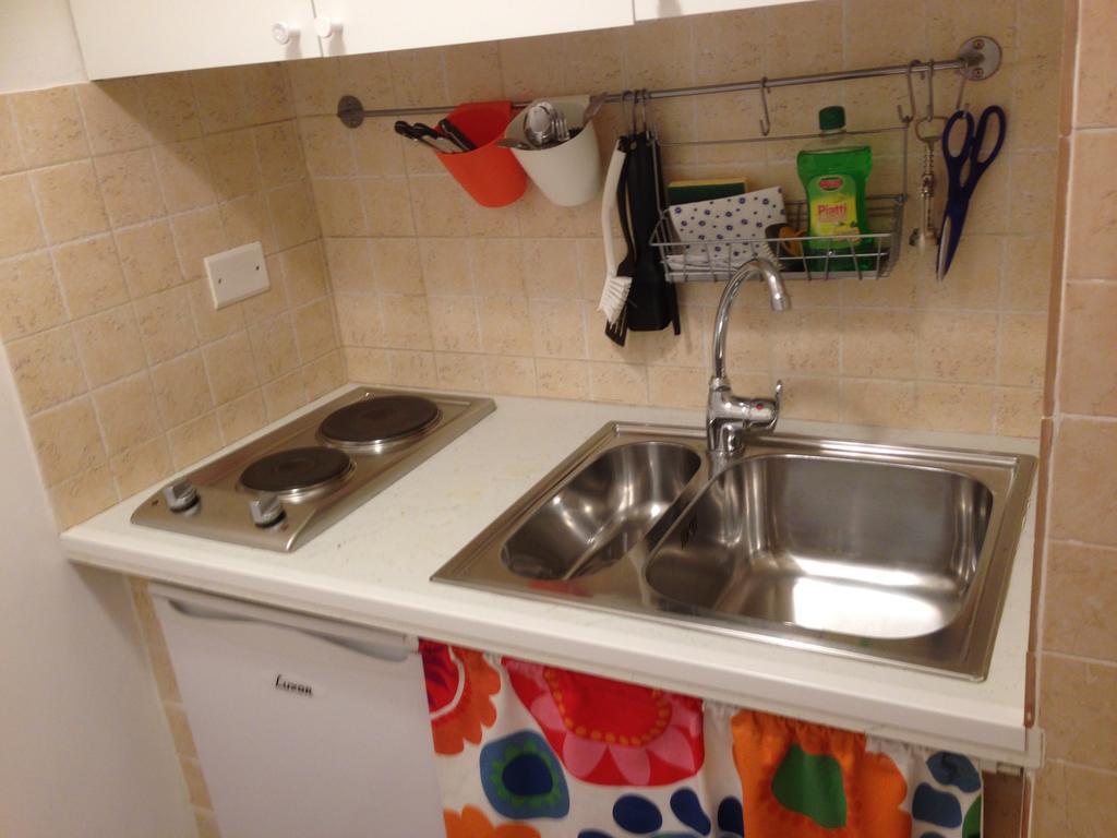Cheap And Chic At Coliseum Apartment *