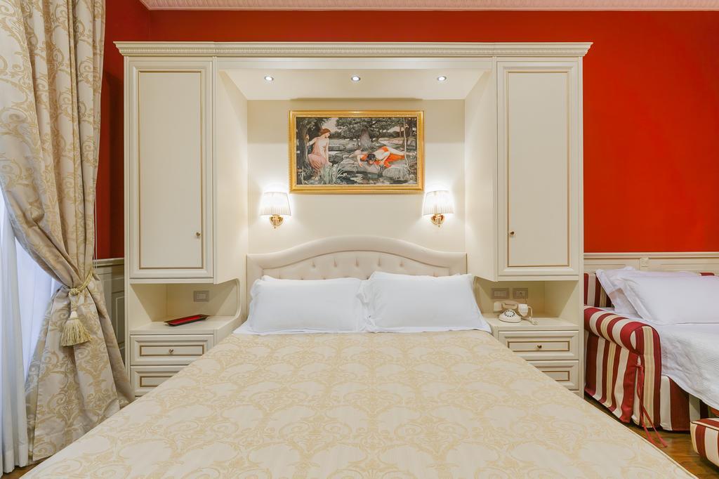 Bed & Breakfast Dimora Frattina Rome