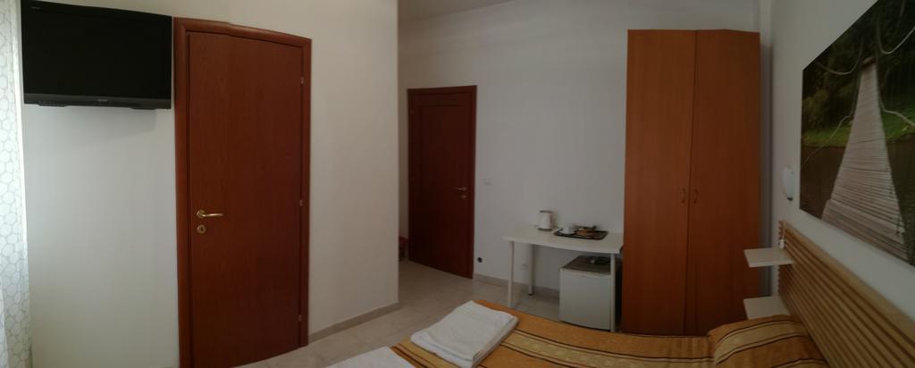 Testa Gioacchino Couette-café 3*