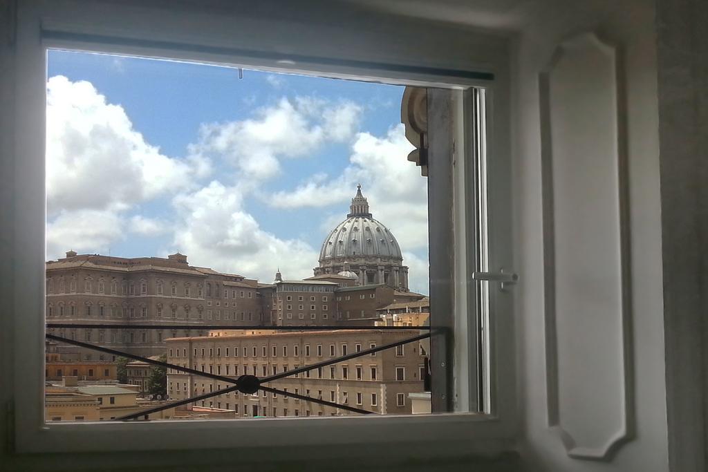 La Rosa Del Vaticano Luxury
