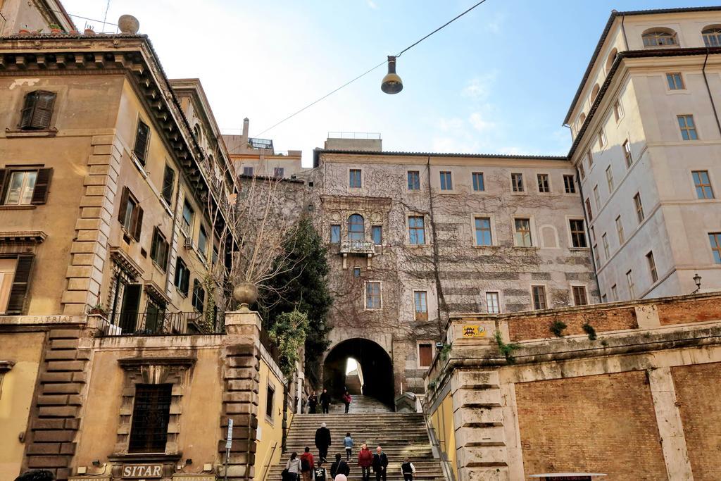 Cozy Fabia 300 Mt From Colosseum Appartamento