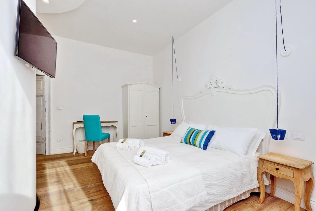Apartment Design Apartment Paulina 300 Mt From Colosseum