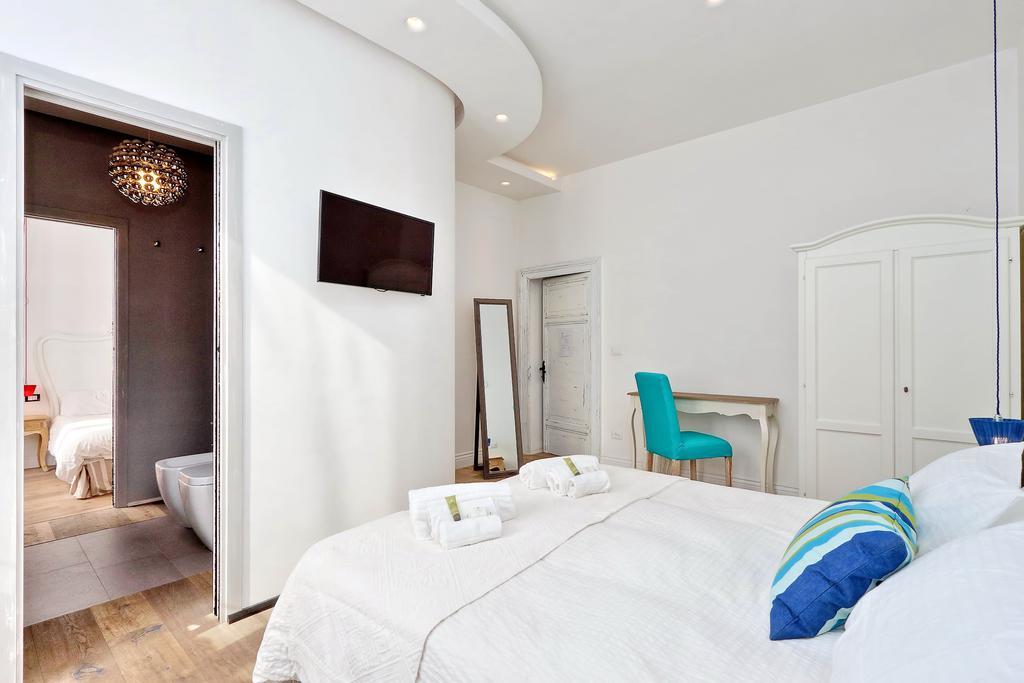 Design Apartment Paulina 300 Mt From Colosseum Rome