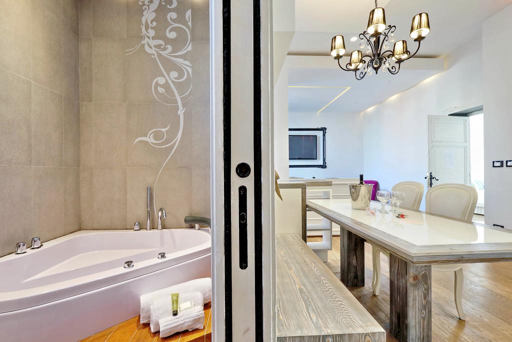 Design Apartment Paulina 300 Mt From Colosseum Apartment Rome