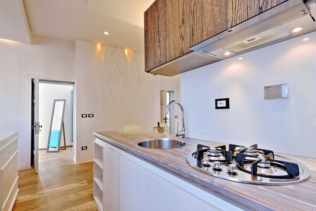 Apartment Design Apartment Paulina 300 Mt From Colosseum *