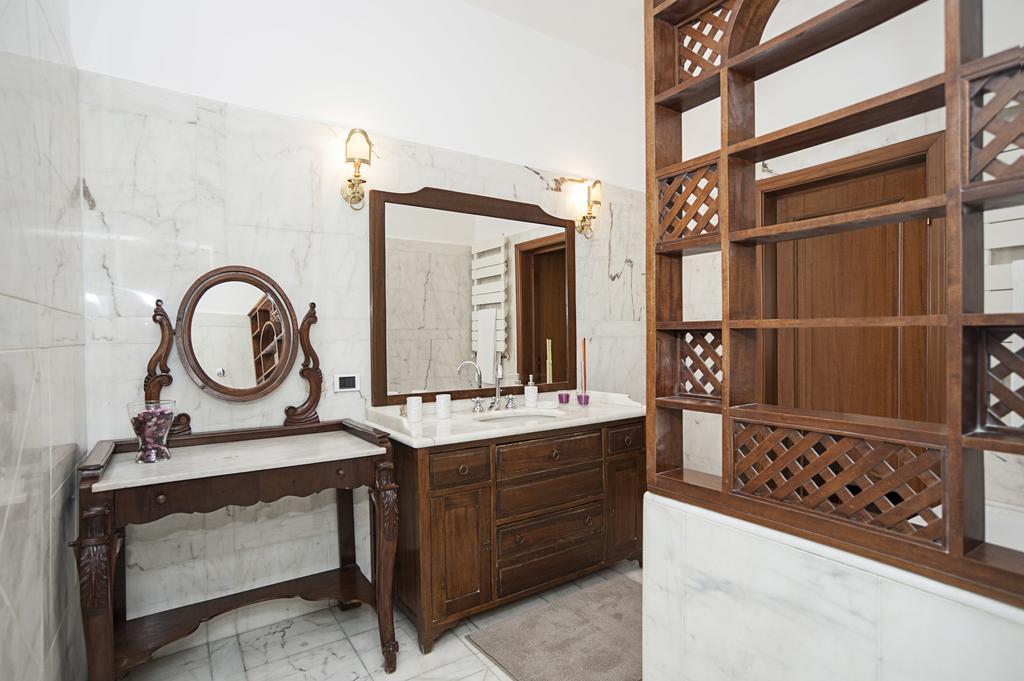 Visconti Holiday House Holiday home Rome