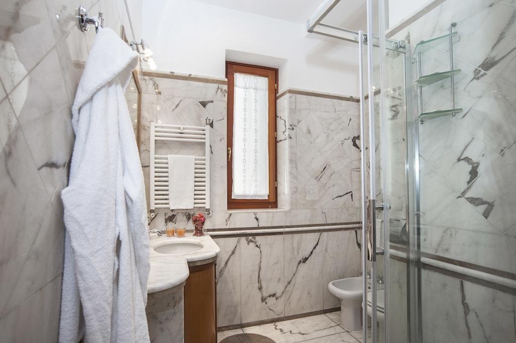 Visconti Holiday House Holiday home Rome