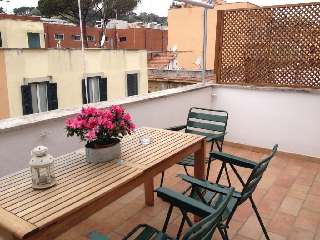 Apartment L'attichetto Di Ponte Milvio A Centro *