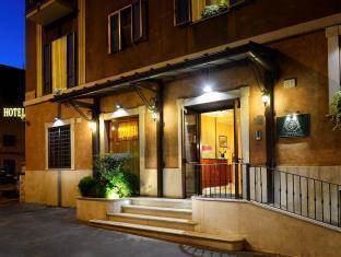 Hotel Tuscolana 3*