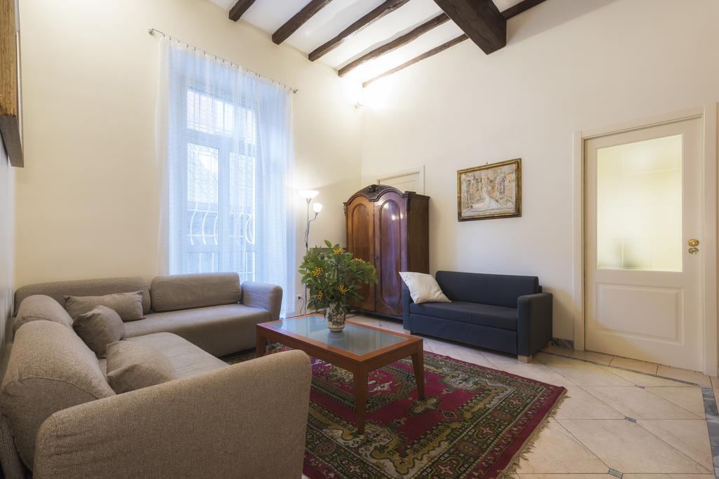Quattro Cantoni House * Rome