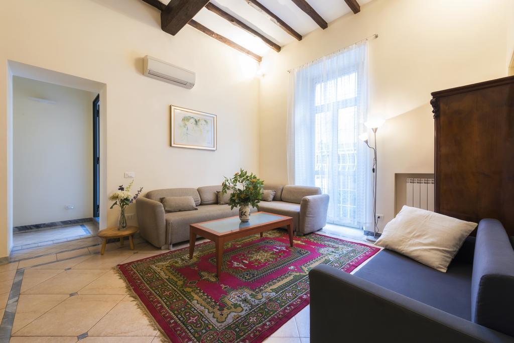 Quattro Cantoni House *