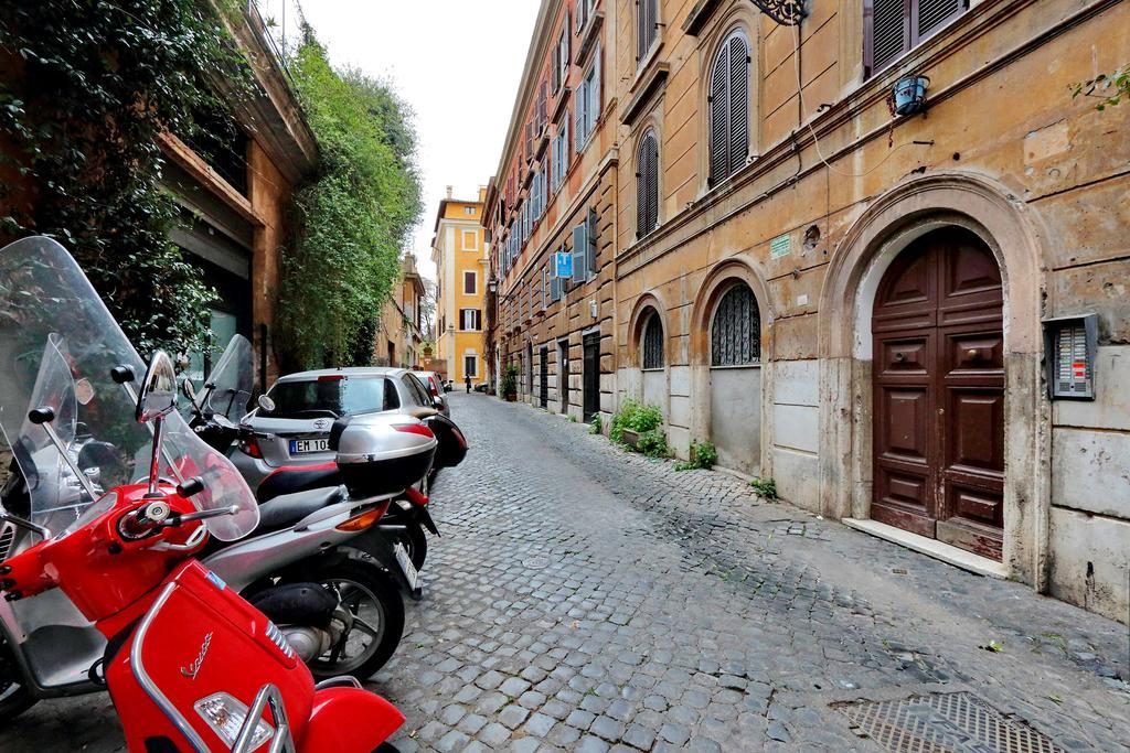 Apartment Penitenza Rome