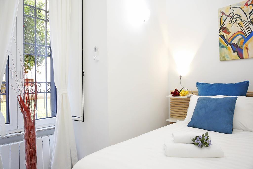 Castel Sant Angelo'S Harmonious Apartment