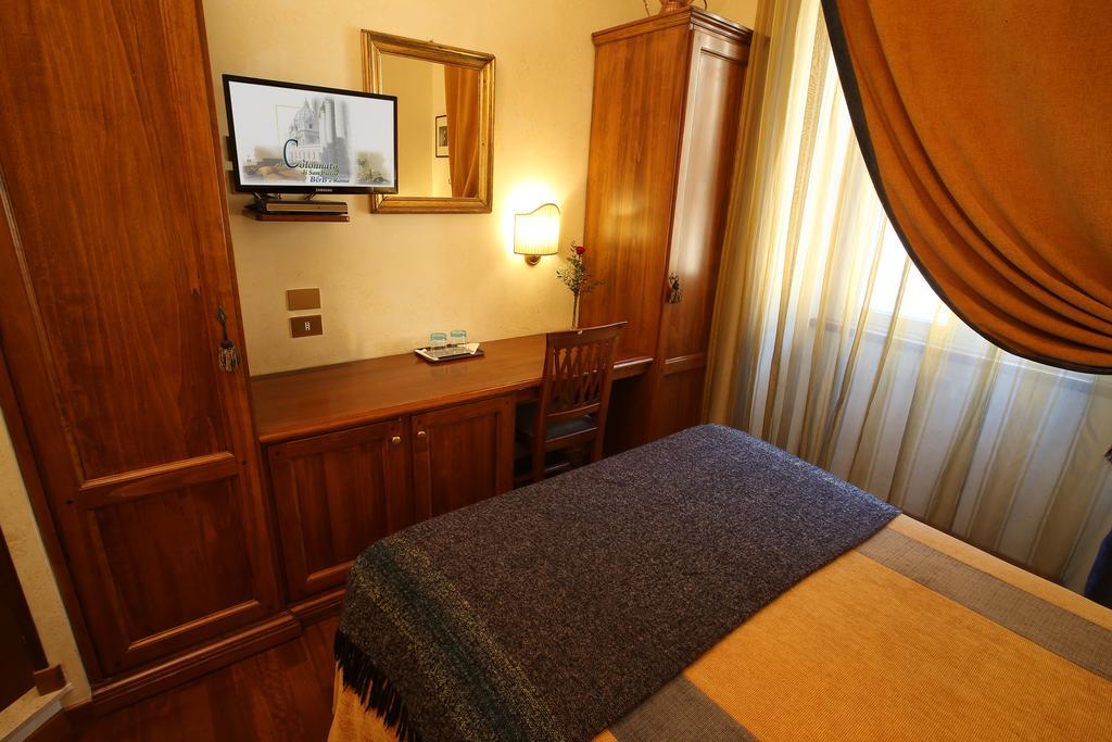 Al Colonnato Di San Pietro Bed & Breakfast 3*