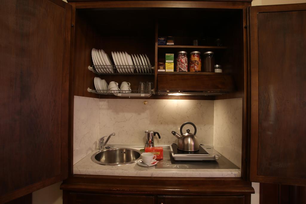 Al Colonnato Di San Pietro Bed & Breakfast 3*