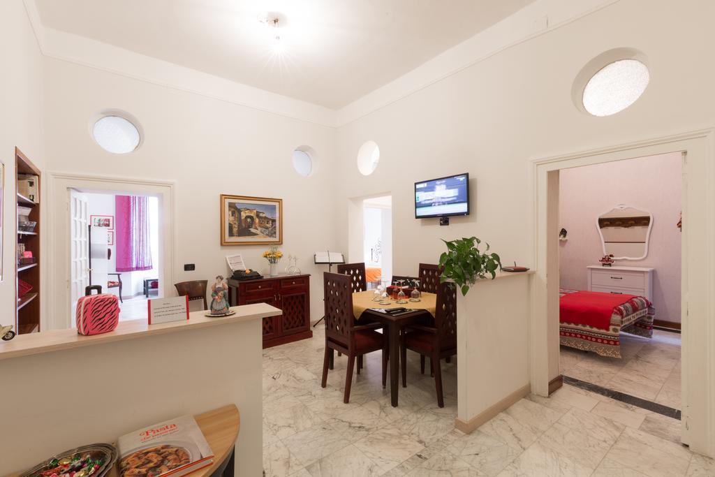 Simon's Place Rome